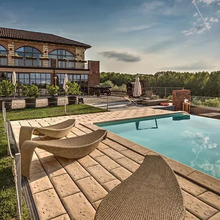 Cascina Faletta Farm stay *